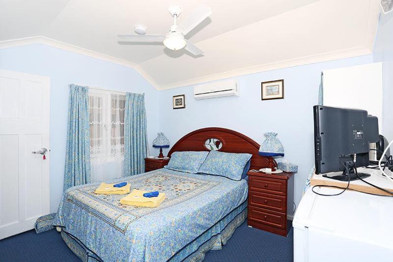 Jacaranda Guest House Бъселтън Екстериор снимка