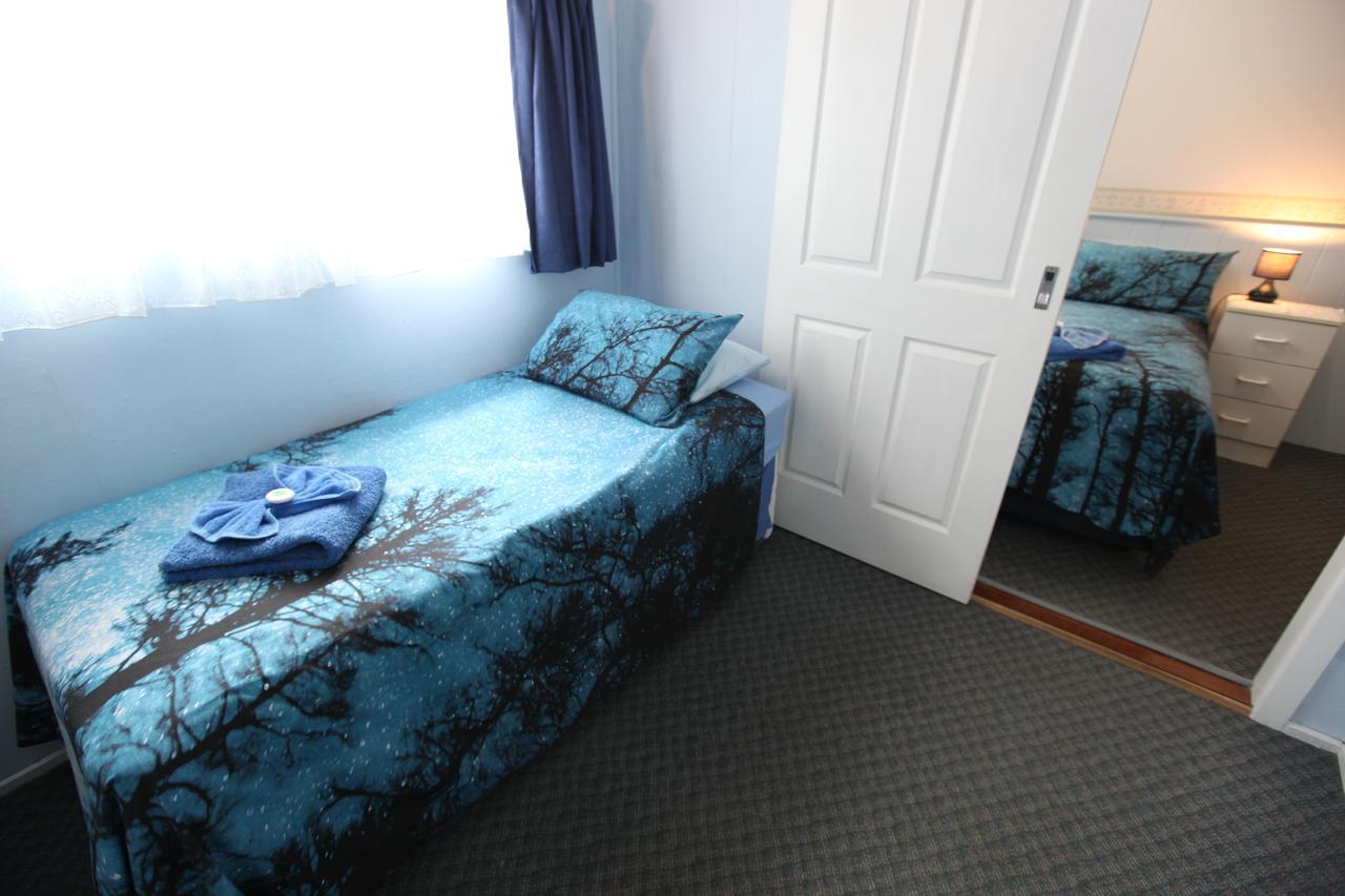 Jacaranda Guest House Бъселтън Екстериор снимка