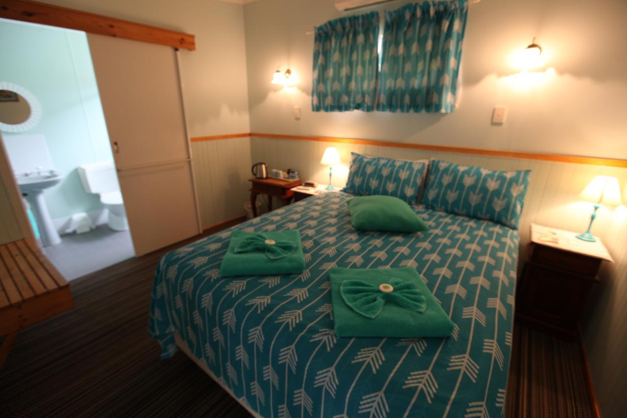 Jacaranda Guest House Бъселтън Екстериор снимка