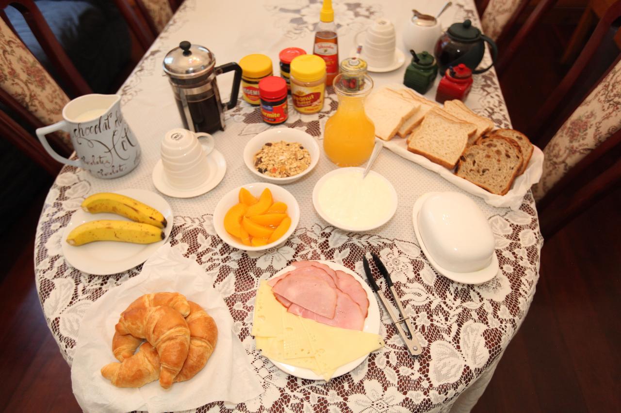 Jacaranda Guest House Бъселтън Екстериор снимка